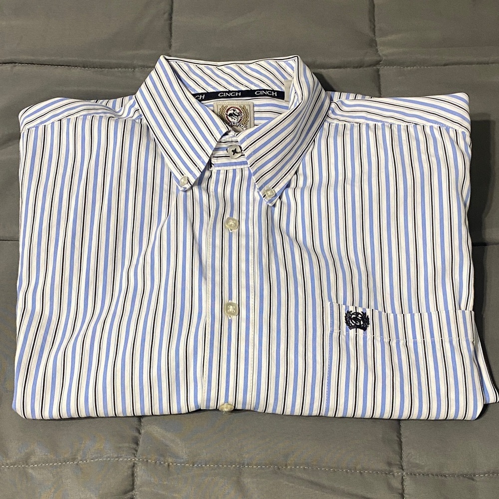 Cinch long sleeved button down shirt.  Size Large